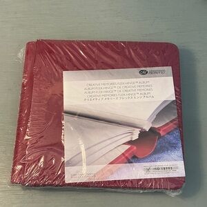 Creative Memories 7x7 Red Flex-Hinge Album NWT